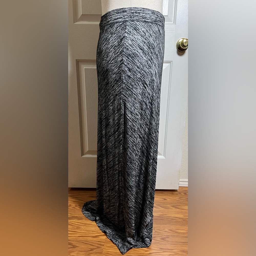 Lane Bryant Women’s Black and Gray Maxi Skirt - Picture 4 of 8